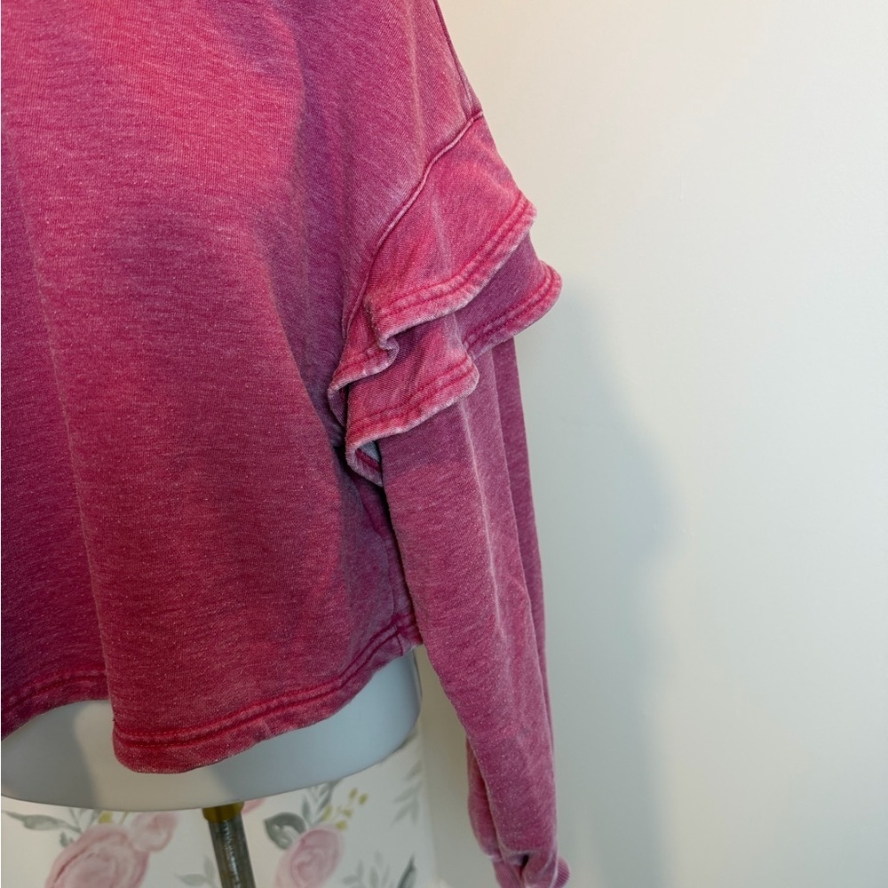 7 For All Mankind Medium Ruffle
Cropped Sweatshirt Pullover Raspberry - Picture 8 of 9